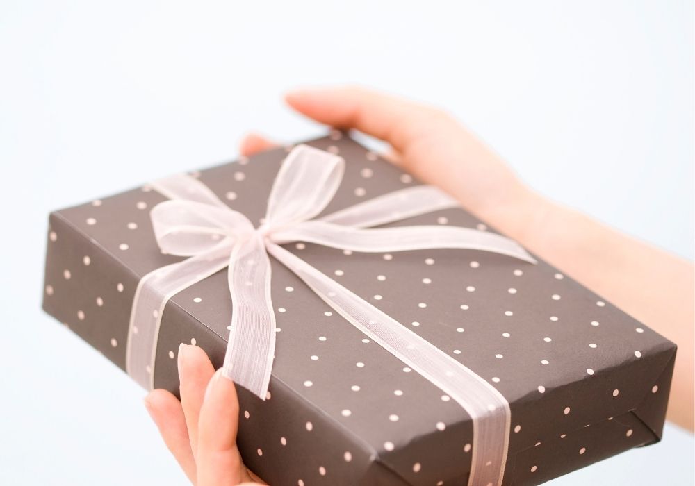A Quick Guide to Accepting Gifts as a Minimalist