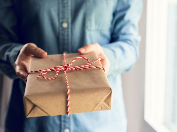 Minimalist Gift Ideas to Simplify Gift-Giving