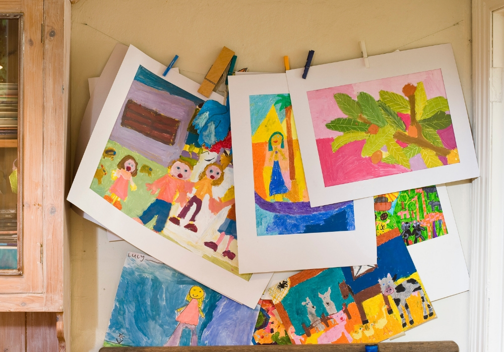 declutter the kids' art