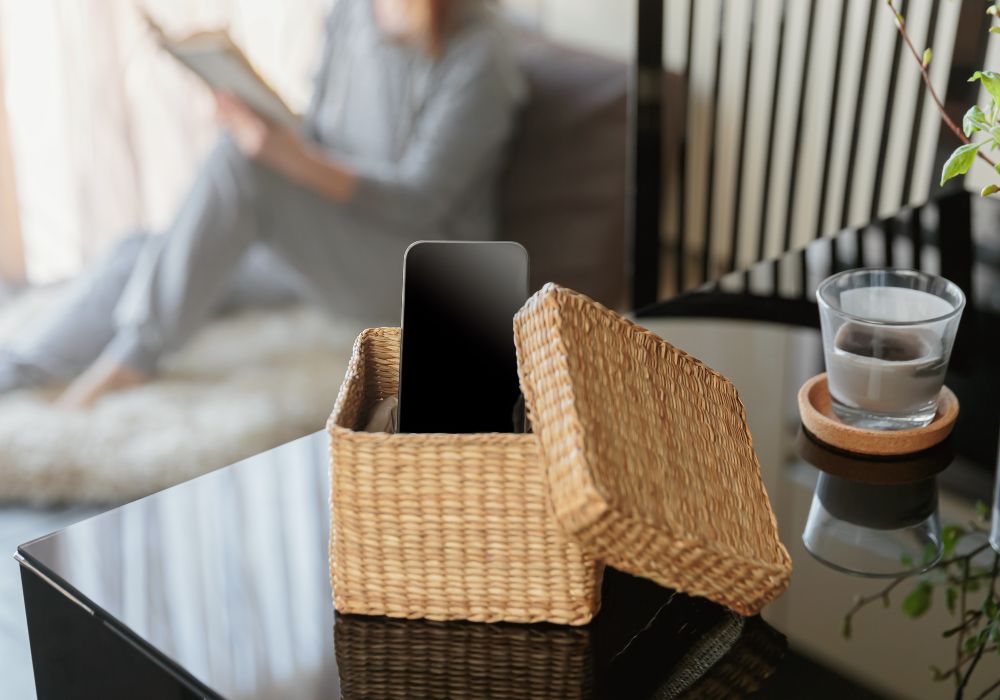 Curated visual reference: Gallery Detail: Digital Detox Tips To Declutter Your Time And Mind